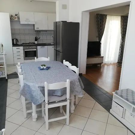G&l Appartamento Grebaštica